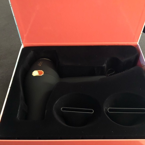 Aria Infrared Blow Dryer with Ionic Technology **NEW IN BOX** - Picture 4 of 4